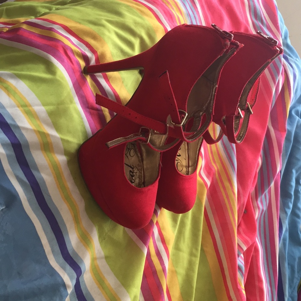 Brand new without box.  Fit true to size 4 inches.